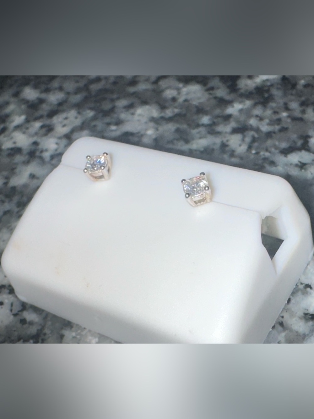 NWT 0.25CTW Moissanite Stud Earrings - 925 Silver - Picture 2 of 4